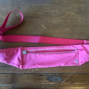 Lululemon Fast and Free Running Belt Size L
